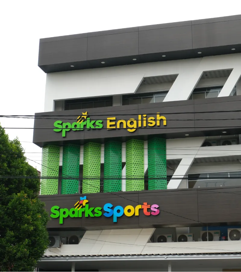 Center Sparks English BKP