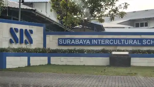 sekolah internasional di surabaya