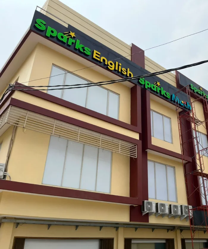 Facade Sparks English Taman Palem