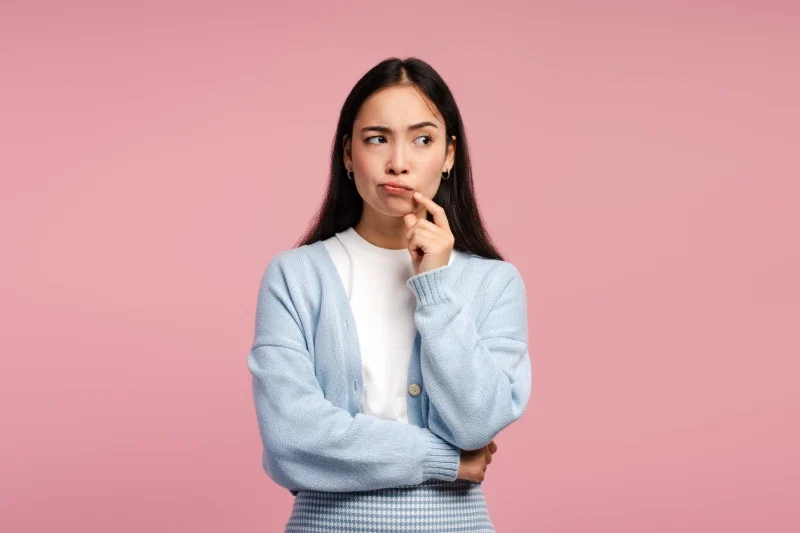 perbedaan woman dan women